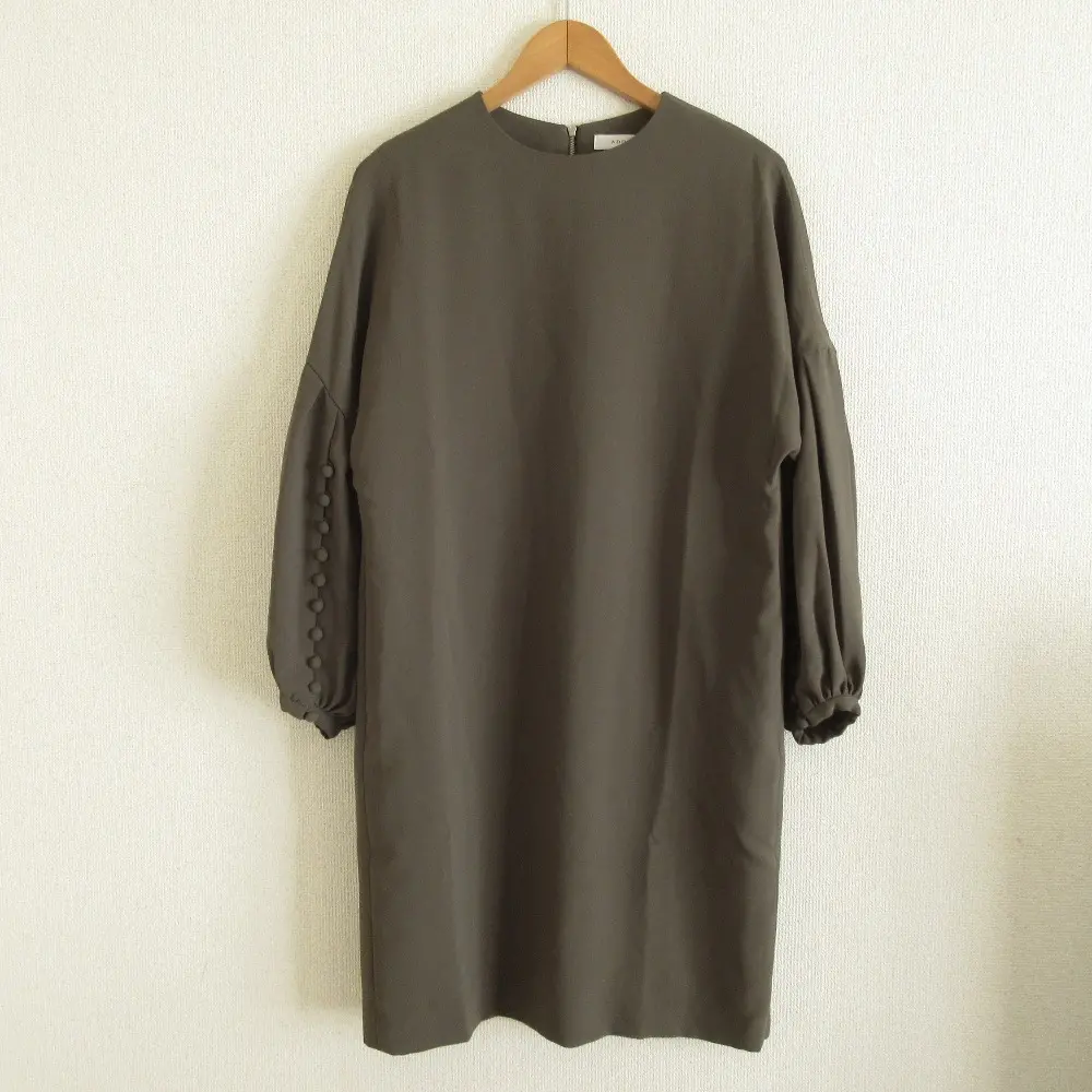 ADORE アドーア パフスリーブ 長袖 ひざ丈 Iライン ワンピース ドレス 36 カーキ