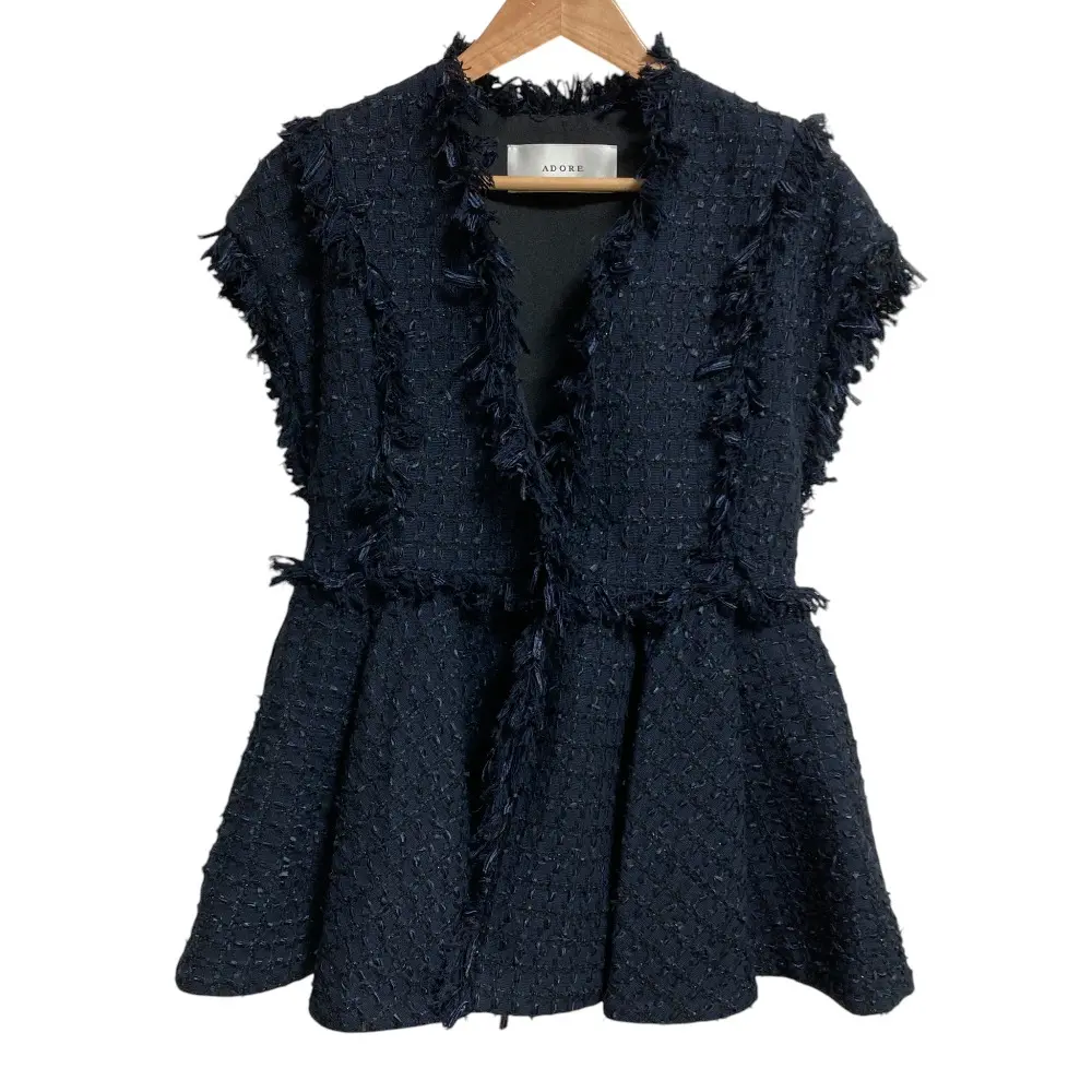 25SS ADORE アドーア コットンチェック ツイード ペプラム ジレ ベスト 531-5150201 サイズ38 ネイビーの買取実績【2025年10月買取】