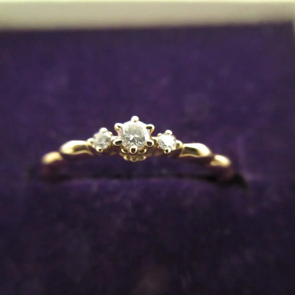agete アガット 0.05ct K18 3Pダイヤモンド ピンキーリング 指輪 4号 ゴールドの買取実績【2024年8月買取】