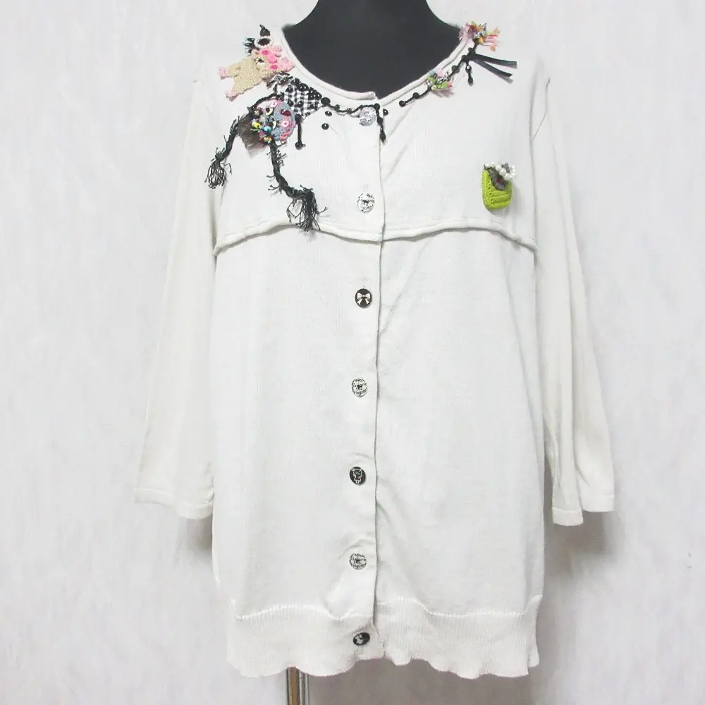 OLLEBOREBLA オレボレブラ アルベロベロ ビーズ装飾 ぶたさん 七分袖 クルーネック カーディガン ベージュ×アイボリー