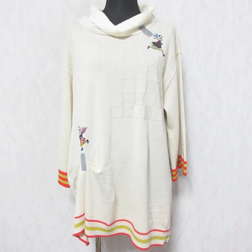 OLLEBOREBLA オレボレブラ アルベロベロ ぶたさん刺繍 タートルネック プルオーバー ラインニット セーター チュニック ベージュ