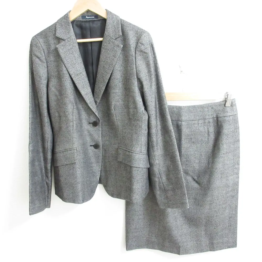 Aquascutum アクアスキュータム ウールシルク シングルジャケット+ひざ丈スカート セットアップ 上下 スーツ 10/8 グレーの買取実績【2024年12月買取】
