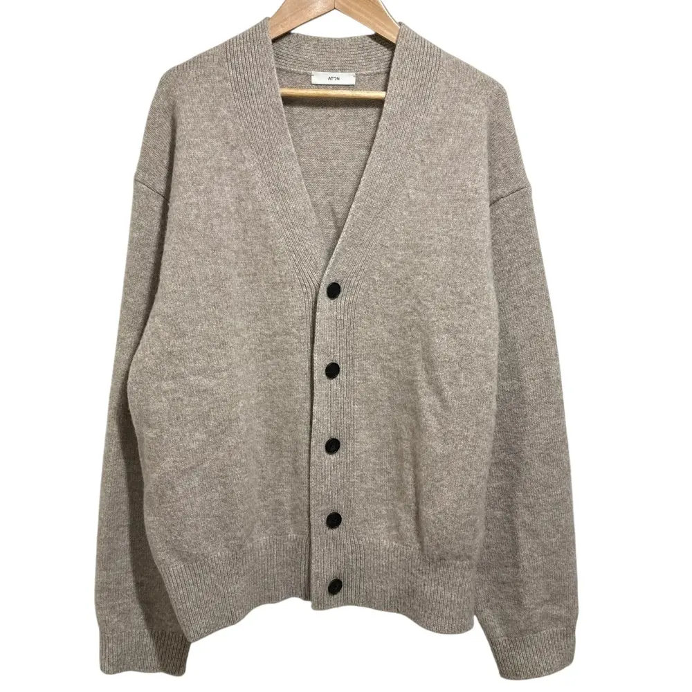 ATON エイトン WOOL CASHMERE SILK V-NECK CARDIGAN Vネック ニット カーディガン 02 ベージュ