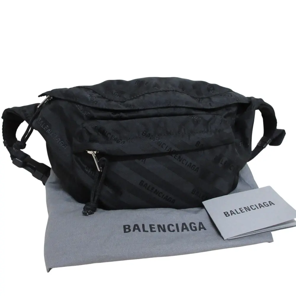 BALENCIAGA バレンシアガ ロゴ ナイロンキャンバス ボディバッグ ヒップバッグ 528862 ブラック