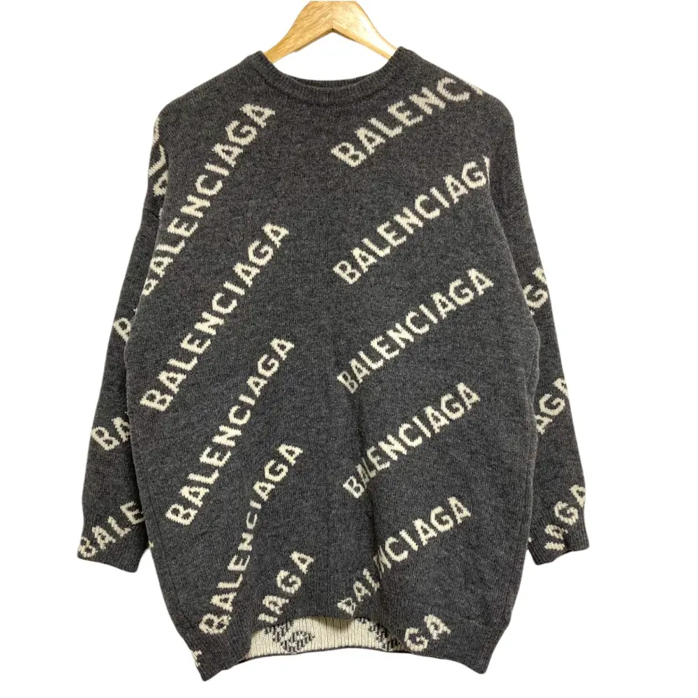 BALENCIAGA バレンシアガ Logo Knit Sweater ロゴニットセーター 620983 XSサイズ グレー アイボリーの買取実績【2025年8月買取】