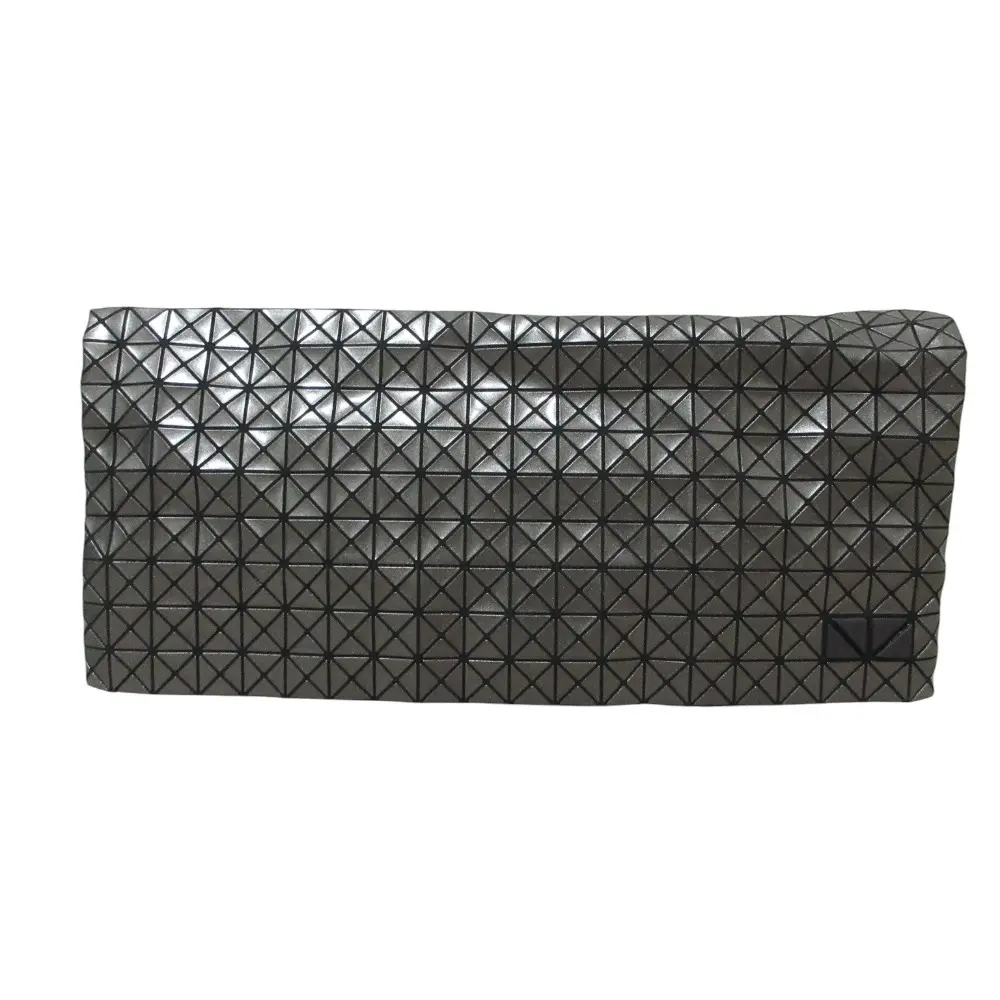 BAO BAO ISSEY MIYAKE バオバオ イッセイミヤケ クラッチバッグ グレー ブラック 