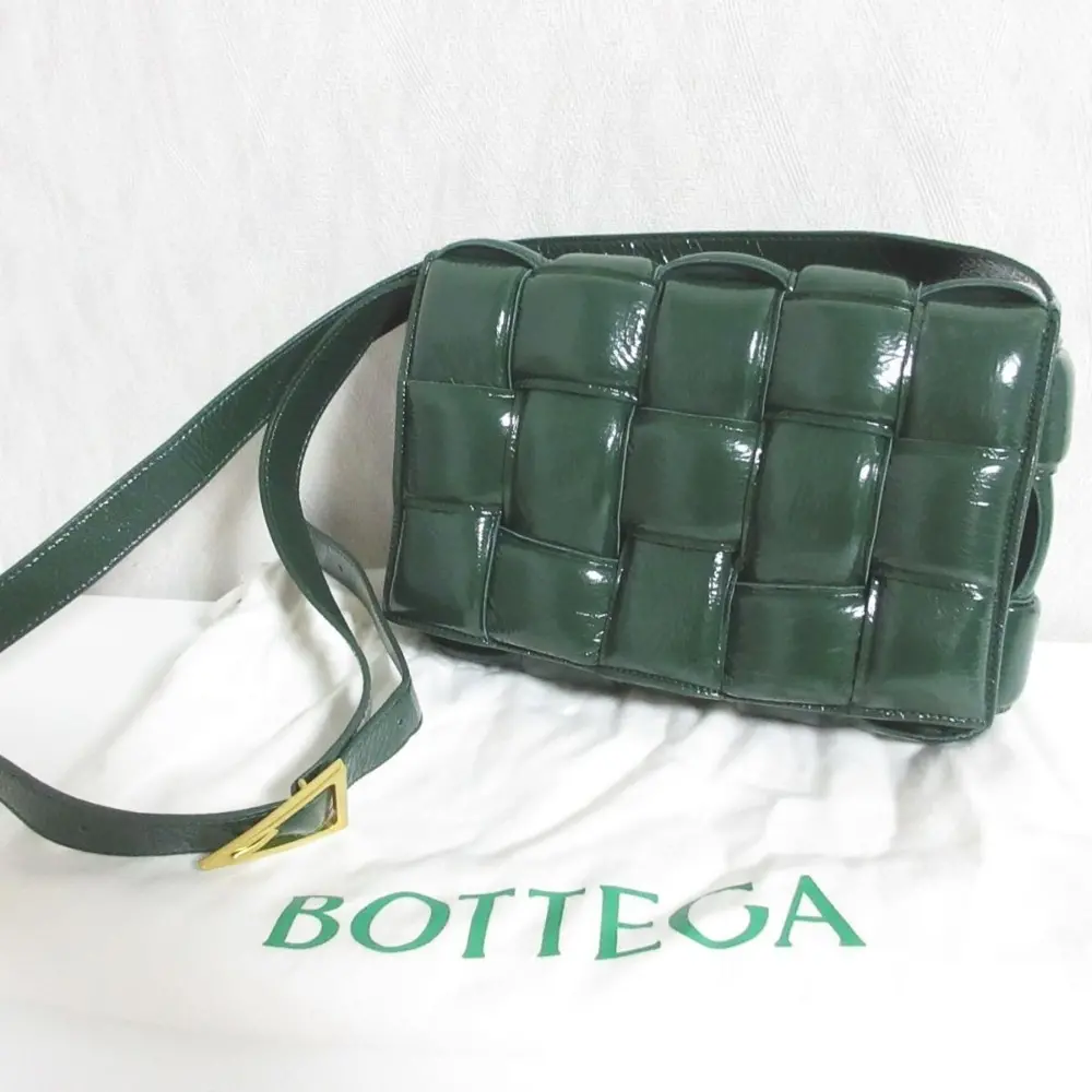 BOTTEGA VENETA ボッテガヴェネタ パデッド カセット イントレチャート レザー ショルダーバッグ グリーン×ゴールド金具