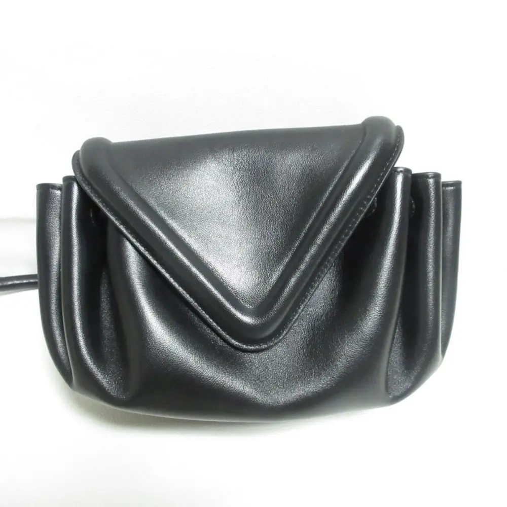 BOTTEGA VENETA ボッテガヴェネタ BEAK スモールビーク ラムレザー ショルダーバッグ ポシェット ブラック