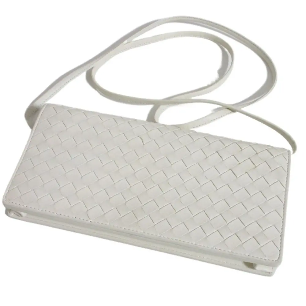 BOTTEGA VENETA ボッテガヴェネタ イントレチャート レザー フラップ ミニショルダーバッグ ポシェット ホワイト 598290