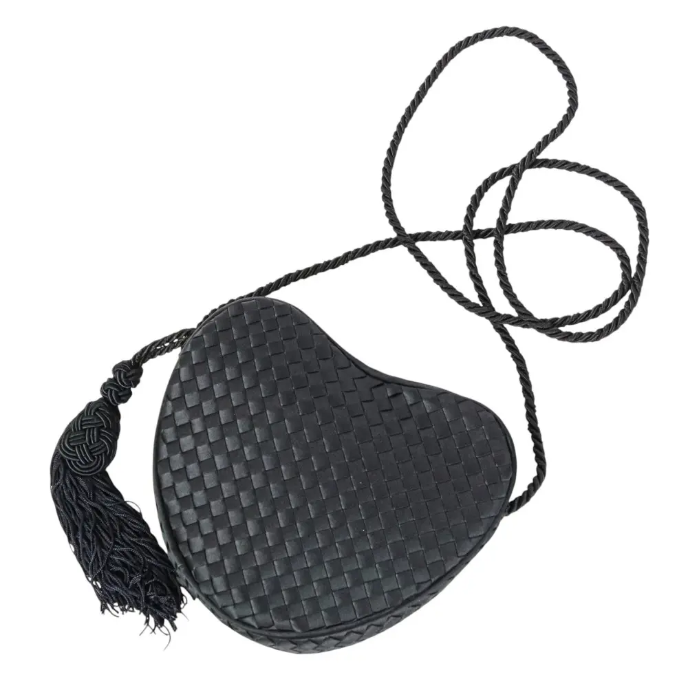 BOTTEGA VENETA ボッテガヴェネタ ヴィンテージ イントレチャート サテン ハート ショルダーバッグ ブラック