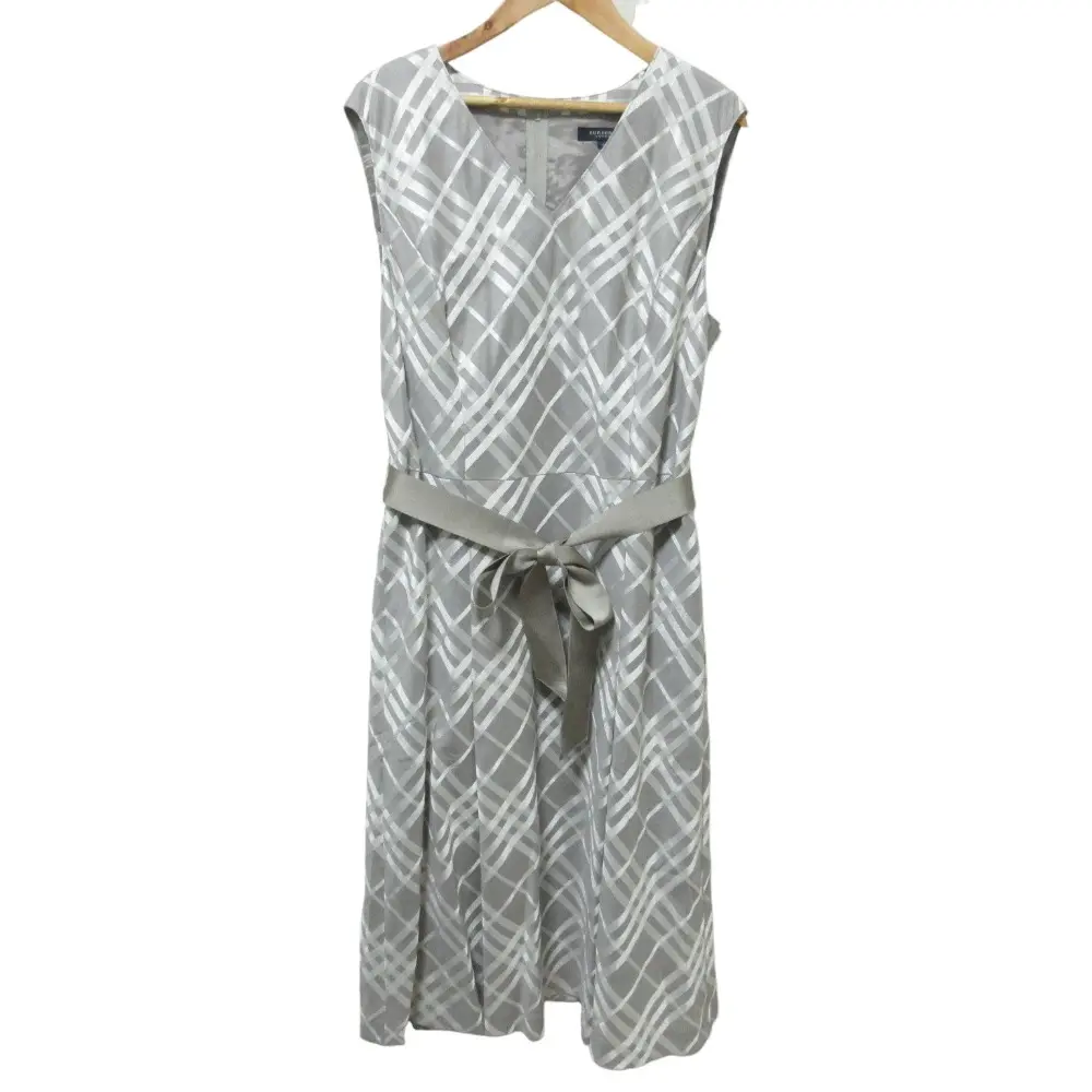 BURBERRY バーバリー ノバチェック柄 ジャガード ノースリーブ 膝丈 ワンピース 大きいサイズ 46 グレー