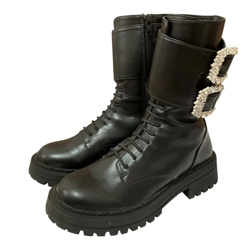 22AW CELFORD セルフォード ビジューバックルベルトショートブーツ CWGS225508 サイズ36 約22.5cm ブラックの買取実績【2025年4月買取】