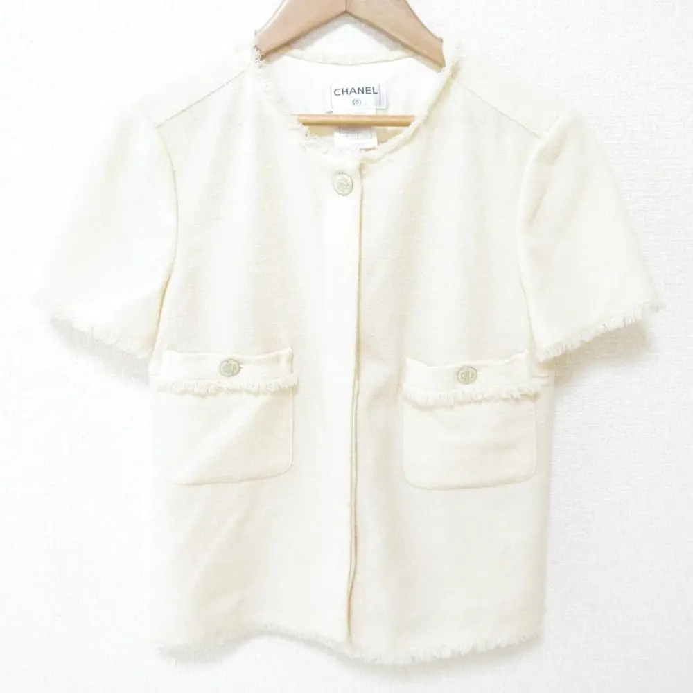 CHANEL シャネル 08C ココマークボタン 半袖 フリンジ サマーツイード ノーカラージャケット ブルゾン 38 ライトベージュ