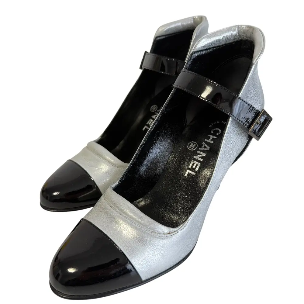 CHANEL シャネル パテント レザー アーモンドトゥ パンプス 37 1/2 24.5cm相当 ブラック×シルバー