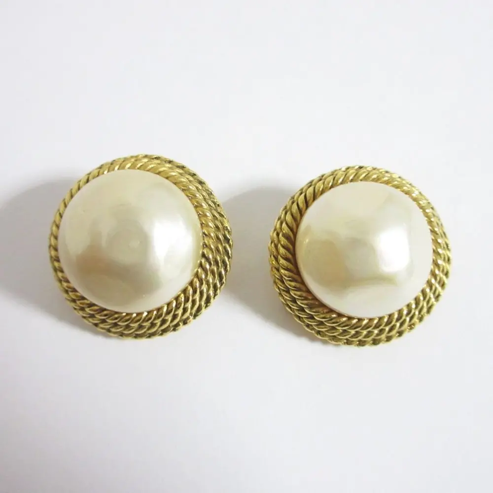 80’S CHANEL シャネル ヴィンテージ フェイクパール クリップイヤリング ゴールド×ホワイト