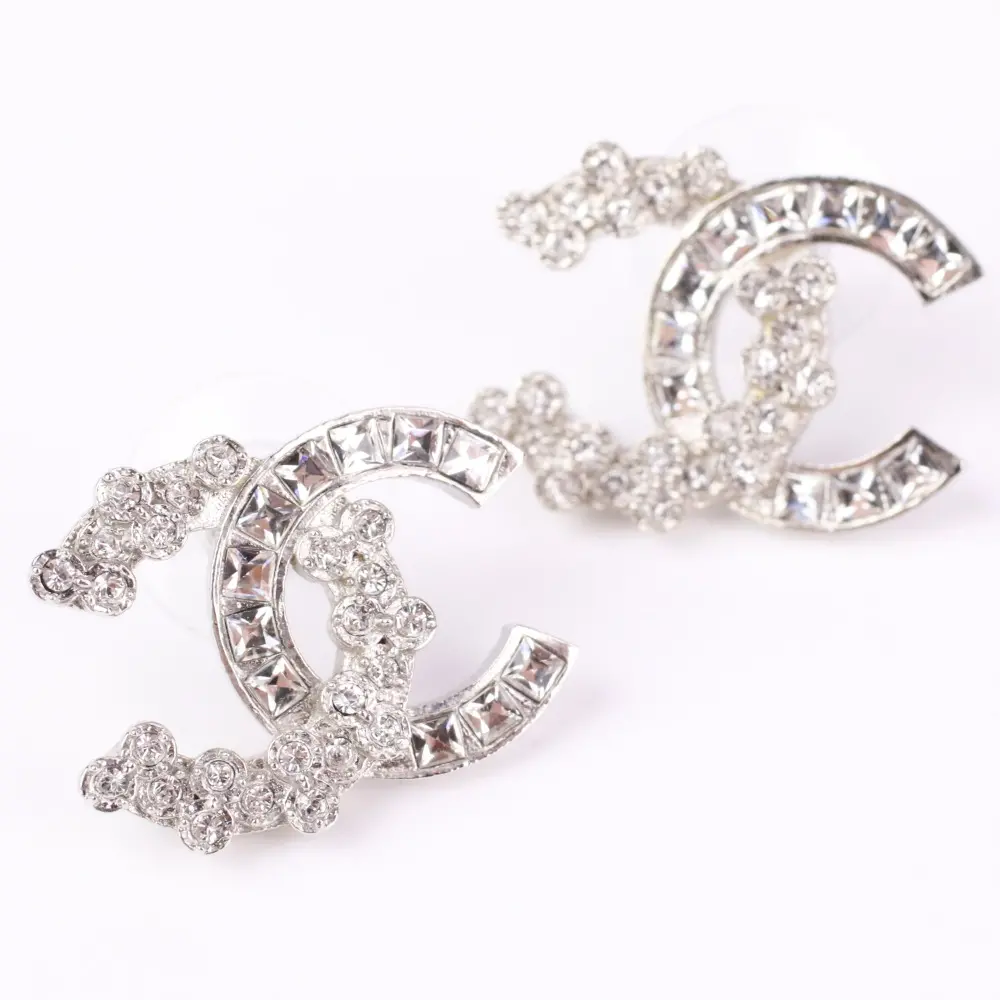 CHANEL シャネル B19V ココマーク ラインストーン ピアス シルバーカラー