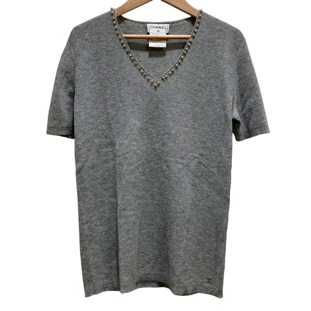 99P CHANEL シャネル パールVネック カシミヤ 半袖ニットカットソー P12571 SIZE40 グレー