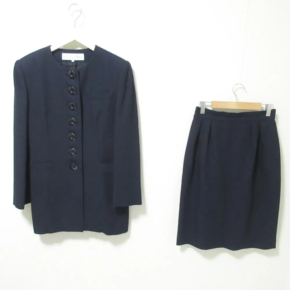 【美品】Dior ディオール　紺色　セットアップ　スカートスーツ　比翼ボタン Christian Dior（セット/コーデ）のフリマアイテム一覧