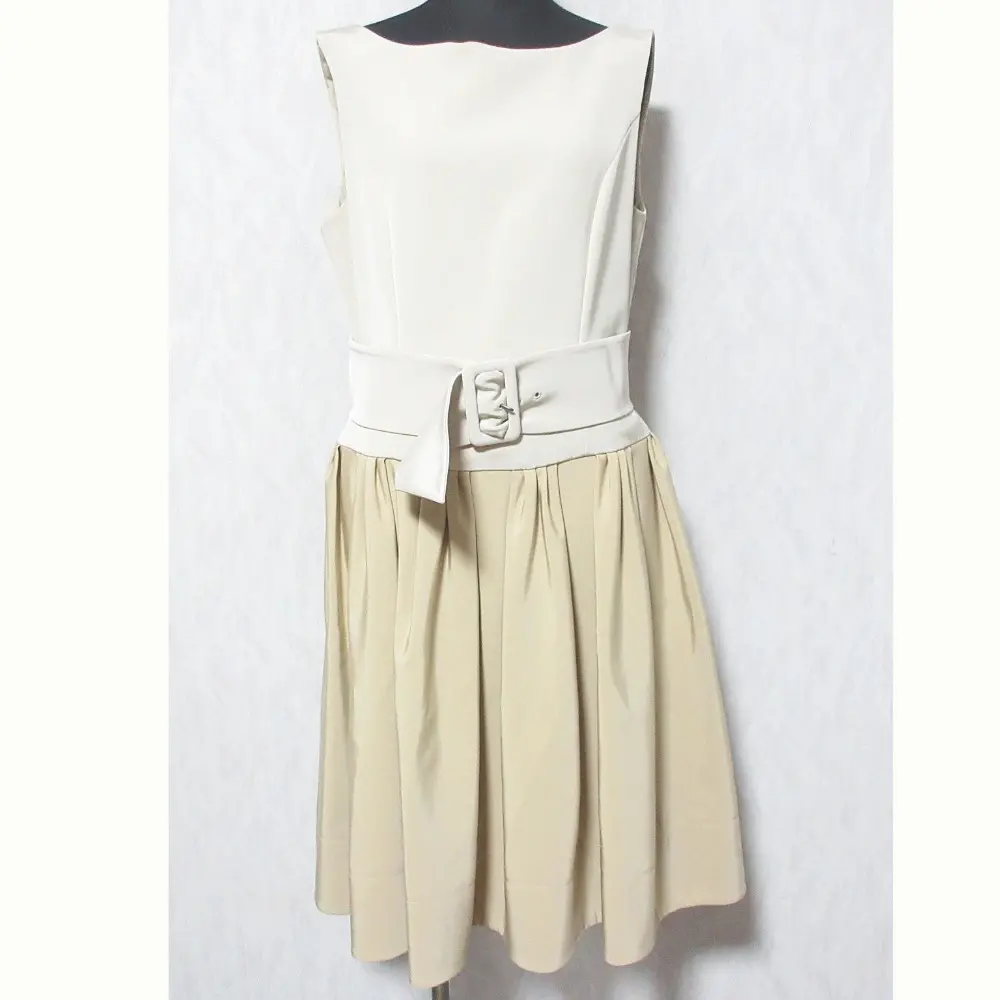 フォクシー　デイジーリン　ベージュ 長袖 フレアワンピース　40 wnc デイジーリンフォーフォクシー DAISY LIN for FOXEY ワンピース 40