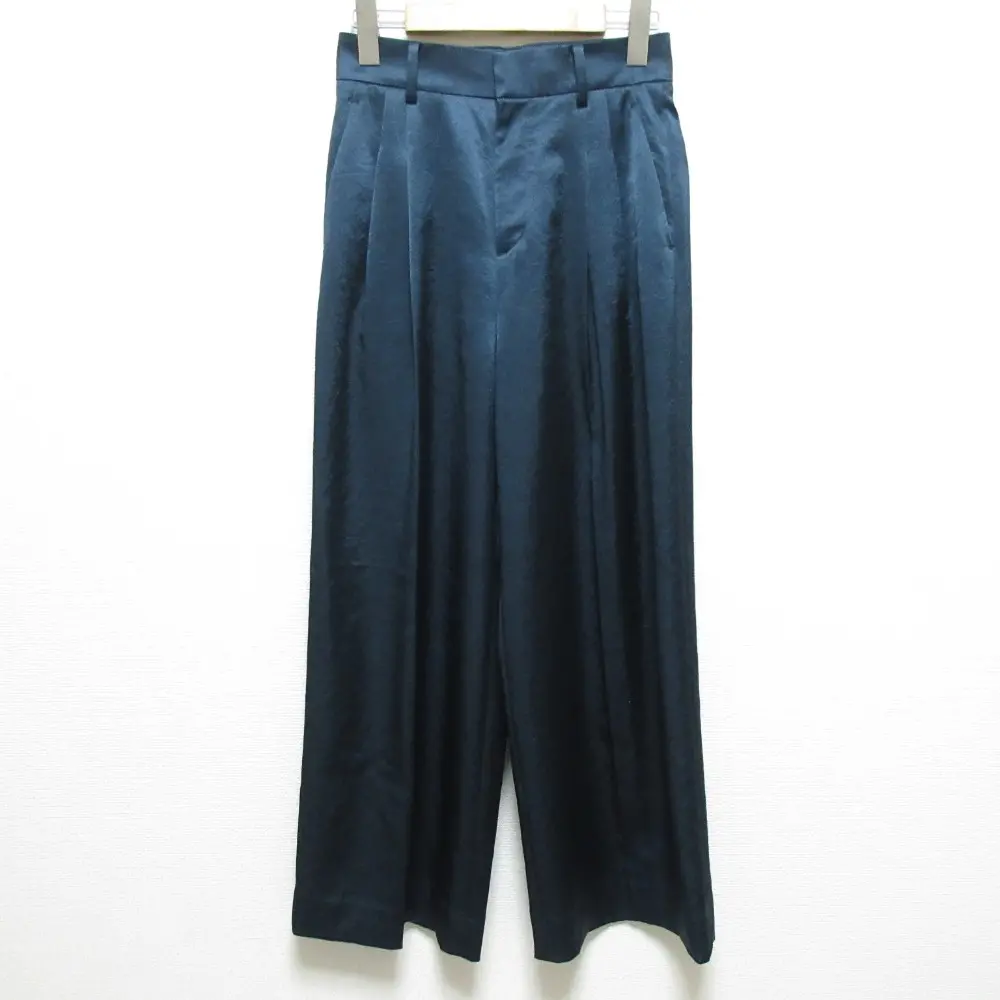 24SS EVERYDAY I LIKE. Deuxieme Classe  エブリデイアイライク ドゥーズィーエムクラス タック ワイド サテン パンツ 34 ネイビー
