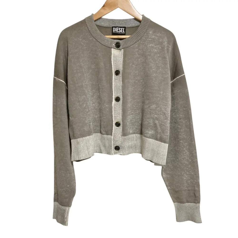 DIESEL ディーゼル M-CAROLINA クロップド ニットカーディガン XS グレージュの買取実績【2026年1月買取】