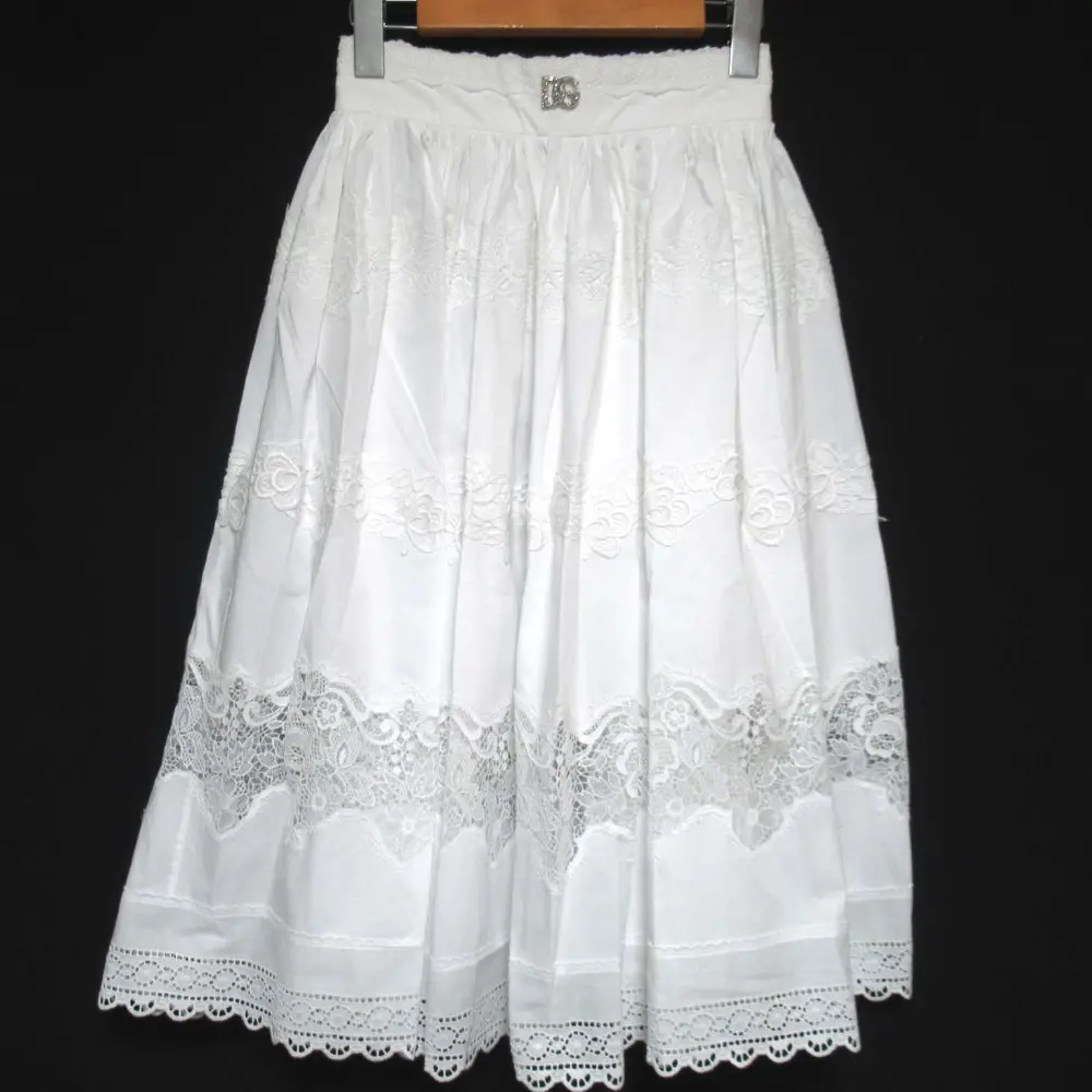 DOLCE&GABBANA ドルチェ&ガッパーナ DGロゴ ビジューモチーフ レースパネル ひざ丈 フレアスカート 36サイズ ホワイト