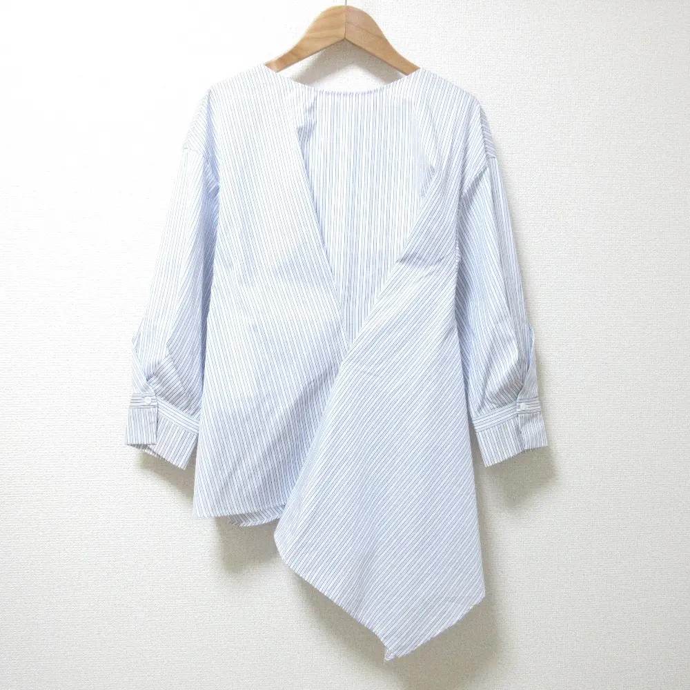 ENFOLD エンフォルド COブロードタックブラウス ストライプ柄 アシンメトリーヘム プルオーバー ペプラムシャツ 38 サックス