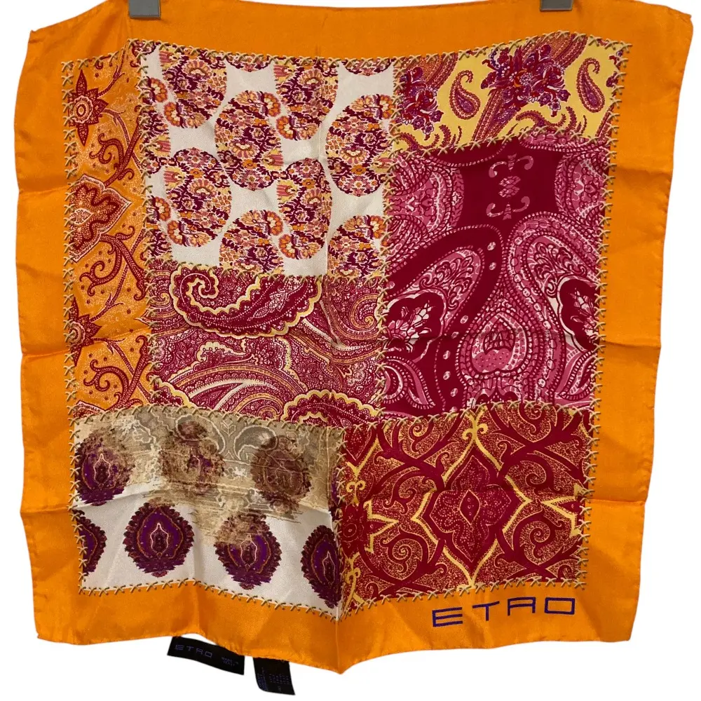 ETRO エトロ ペイズリー柄 シルク100％ スクエア スカーフ オレンジ系の買取実績【2025年4月買取】