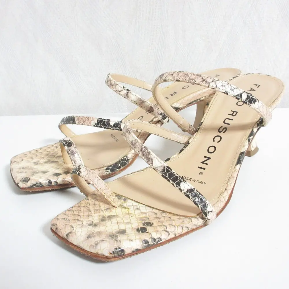 FABIO RUSCONI ファビオルスコーニ パイソン型押し スクエアトゥ サムループ ストラップ サンダル ミュール 36 23cm ベージュ系