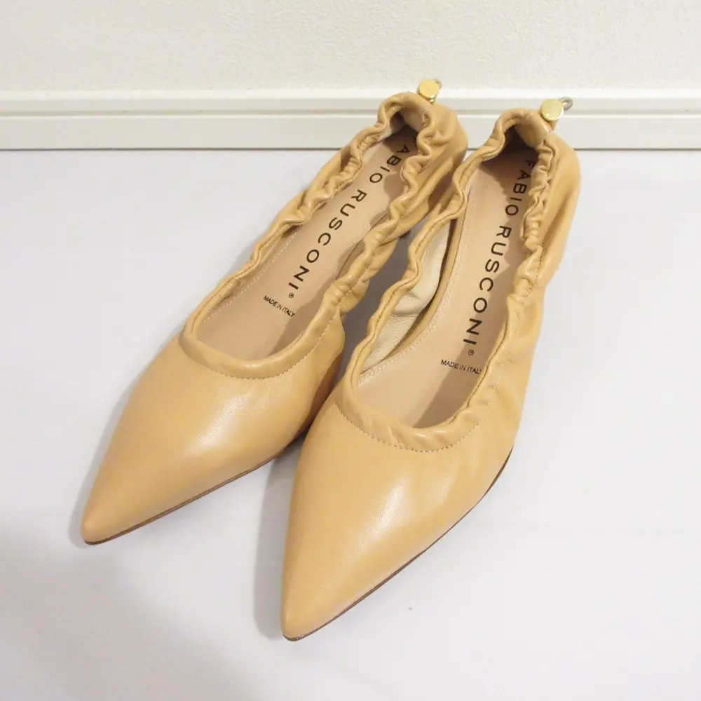 FABIO RUSCONI ファビオルスコーニ レザー ギャザー ポインテッドトゥパンプス 39 ベージュ