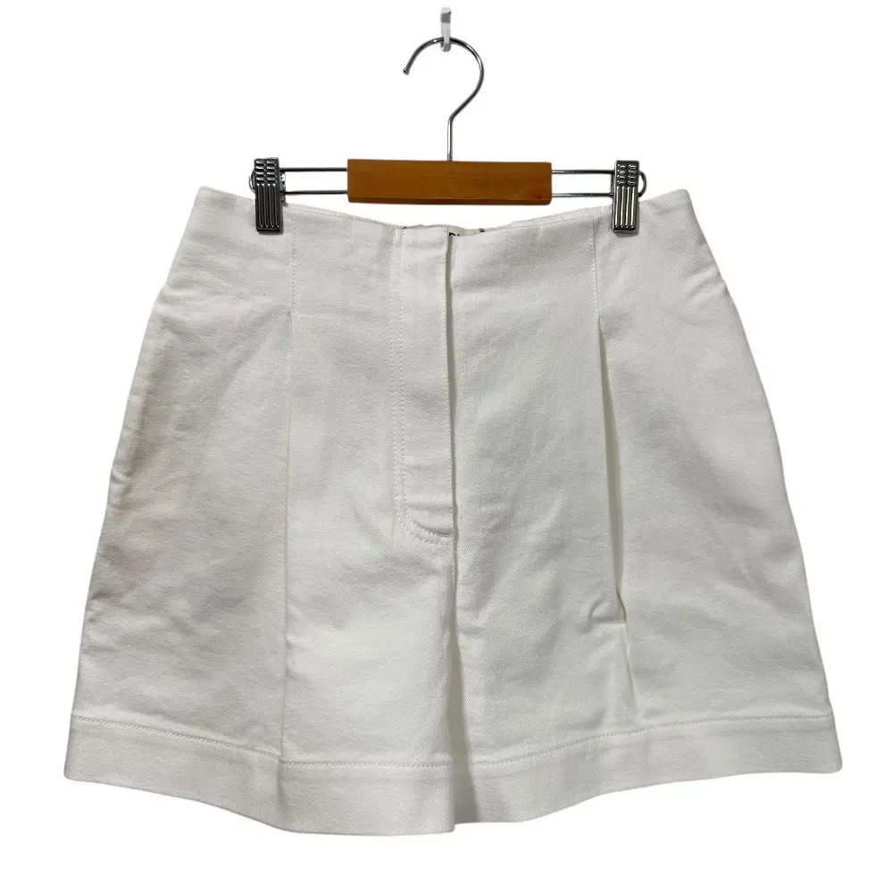 クリーニング済み FENDI フェンディ エンボスロゴ デニム ストレッチ ショートパンツ 40 ホワイト