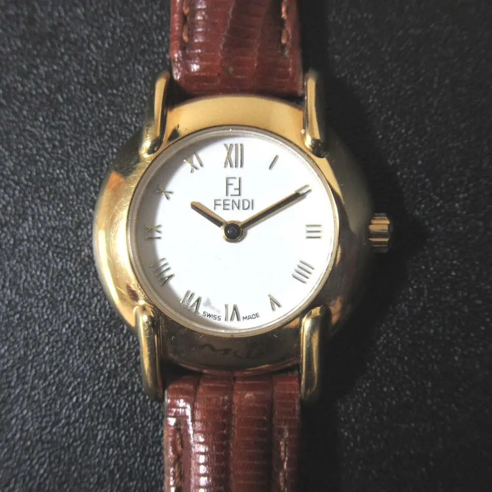 ジャンク品 FENDI フェンディ クォーツ 2針式 レザーベルト レディースウォッチ 腕時計 410L ホワイト文字盤×ゴールド金具