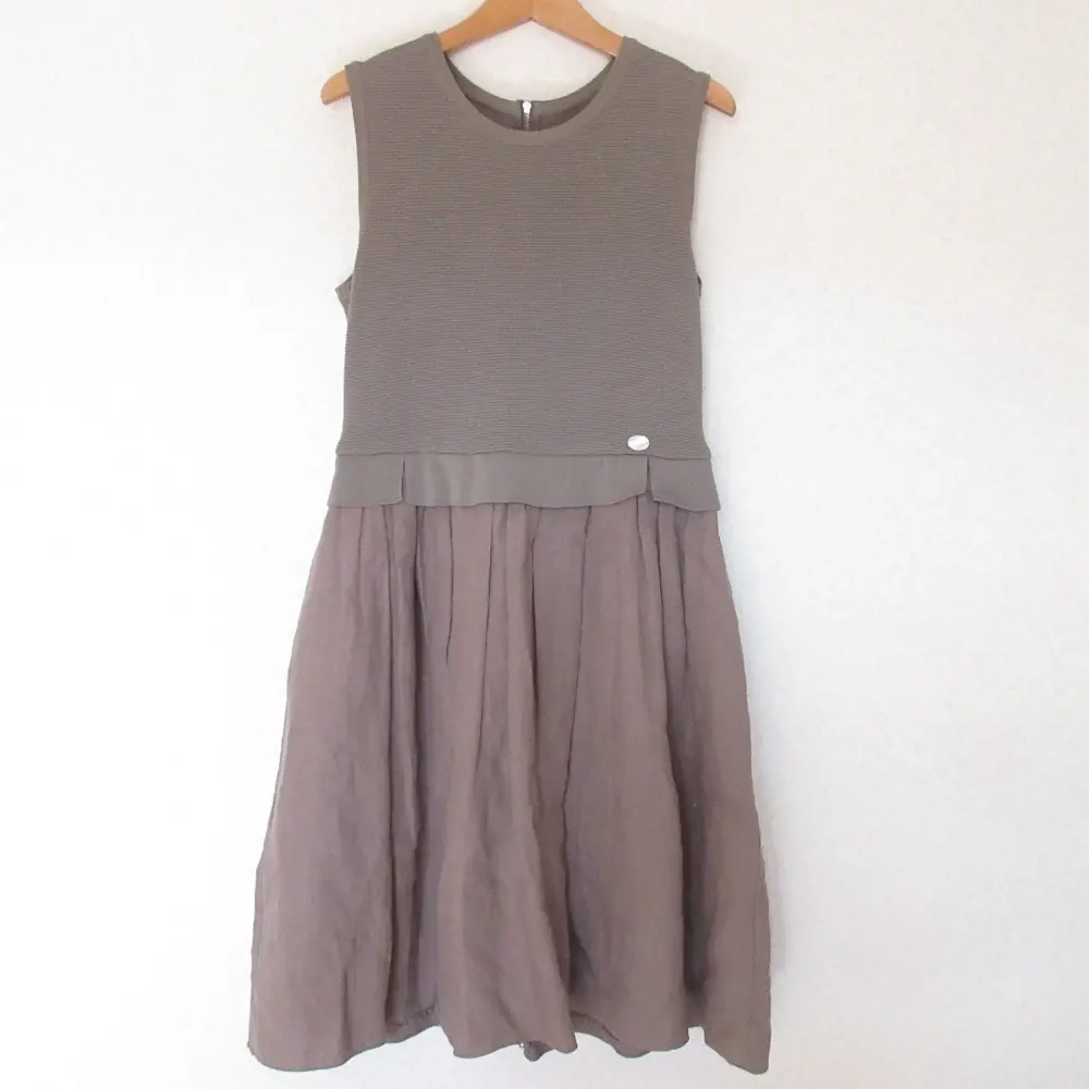 FOXEY フォクシー French Sucre フレンチスクレ ノースリーブ ひざ丈 フレア ドッキングワンピース ドレス 35852 40 ベージュ系