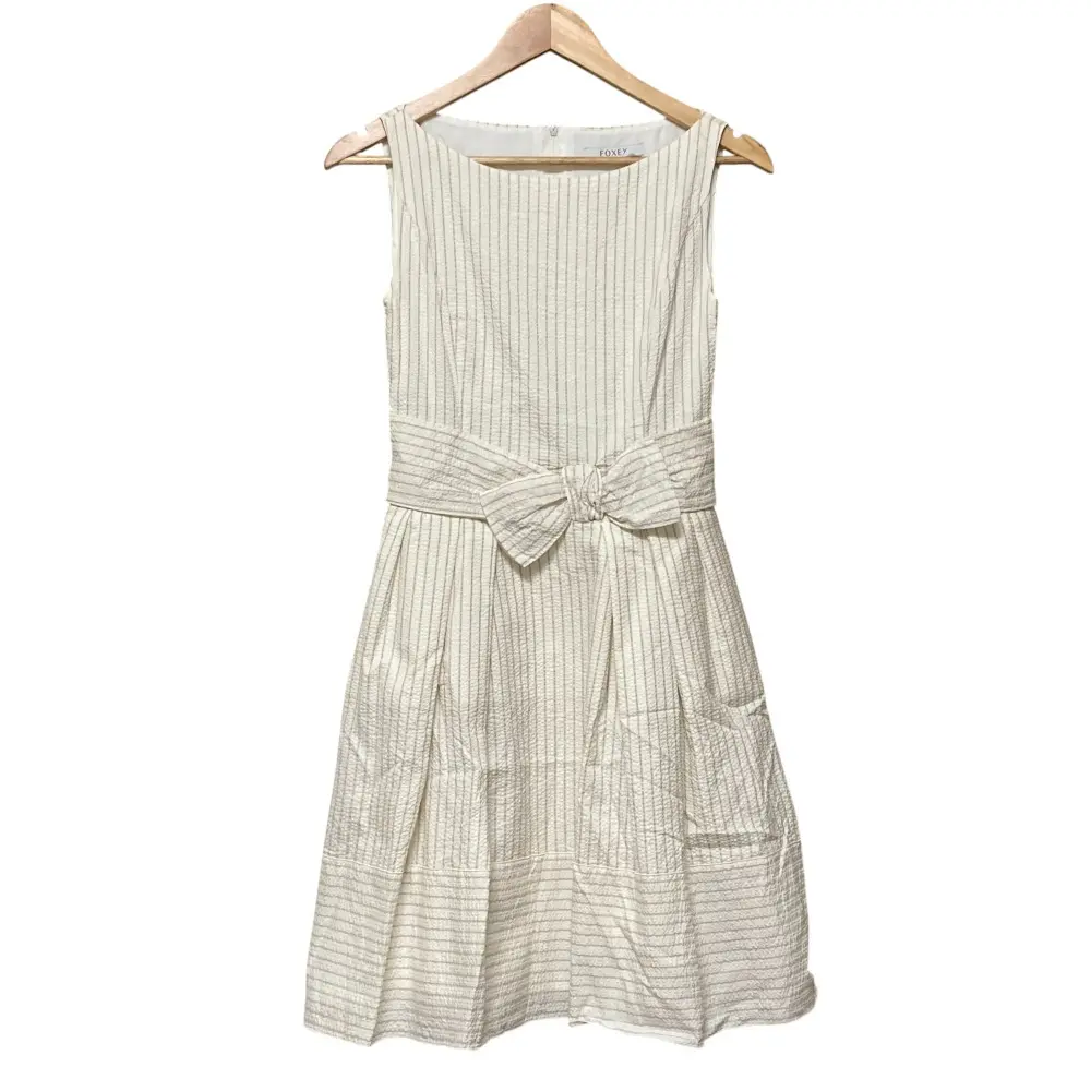 FOXEY フォクシー ストライプ柄 ノースリーブ ひざ丈 シアサッカー ワンピース 34045 サイズ38 ベージュ