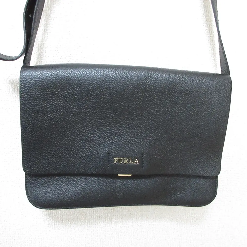 FURULA フルラ ライク オニキス レザー フラップ ショルダーバッグ ブラック
