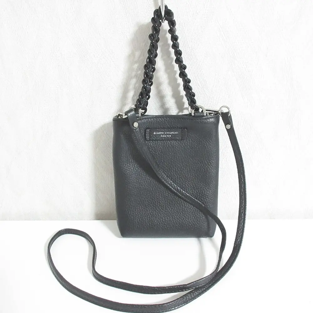 GIANNI CHIARINI ジャンニキアリーニ カミッラ クロスボディバッグ レザー ショルダーバッグ ブラック
