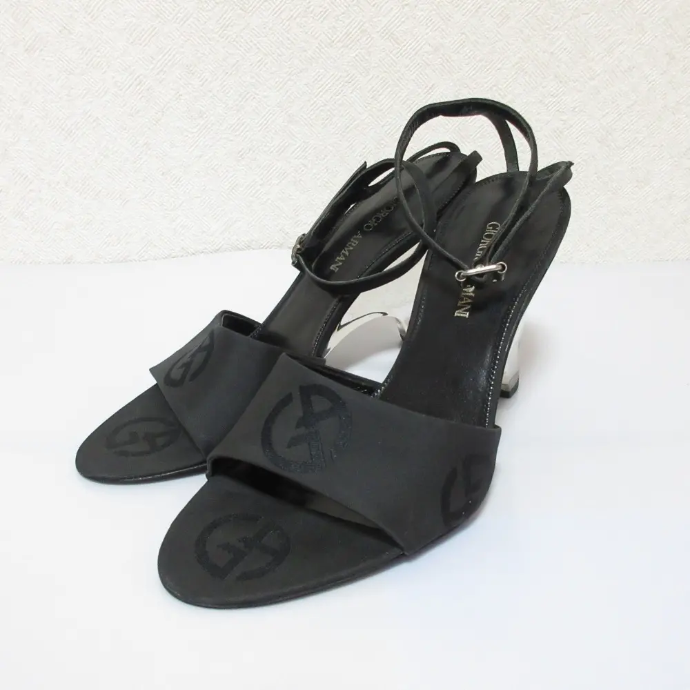 GIORGIO ARMANI ジョルジオアルマーニ Ｇロゴ クリアヒール アンクルストラップ サンダル 小さいサイズ 34.5 21.5cm ブラックの買取実績【2024年11月買取】