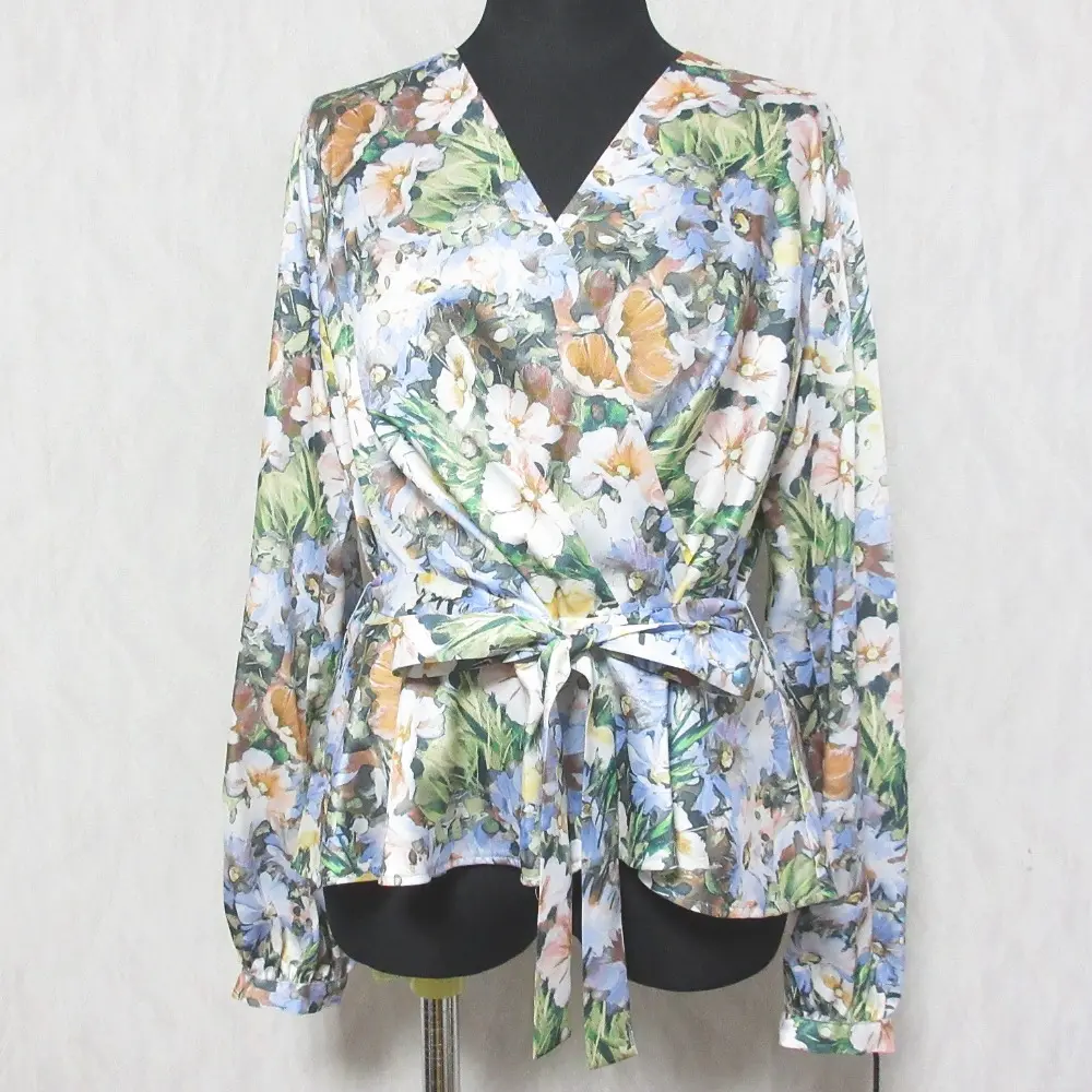 24SS GRACE CONTINENTAL グレースコンチネンタル グラデフラワープリントトップ ブラウス 0124141030 36 サックス