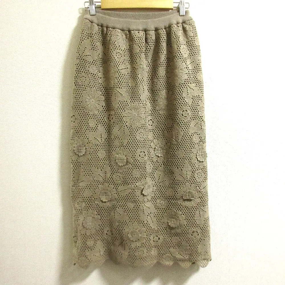25SS GRACE CONTINENTAL グレースコンチネンタル クロシュ刺繍 スカート 0125223115 サイズ36 ベージュ