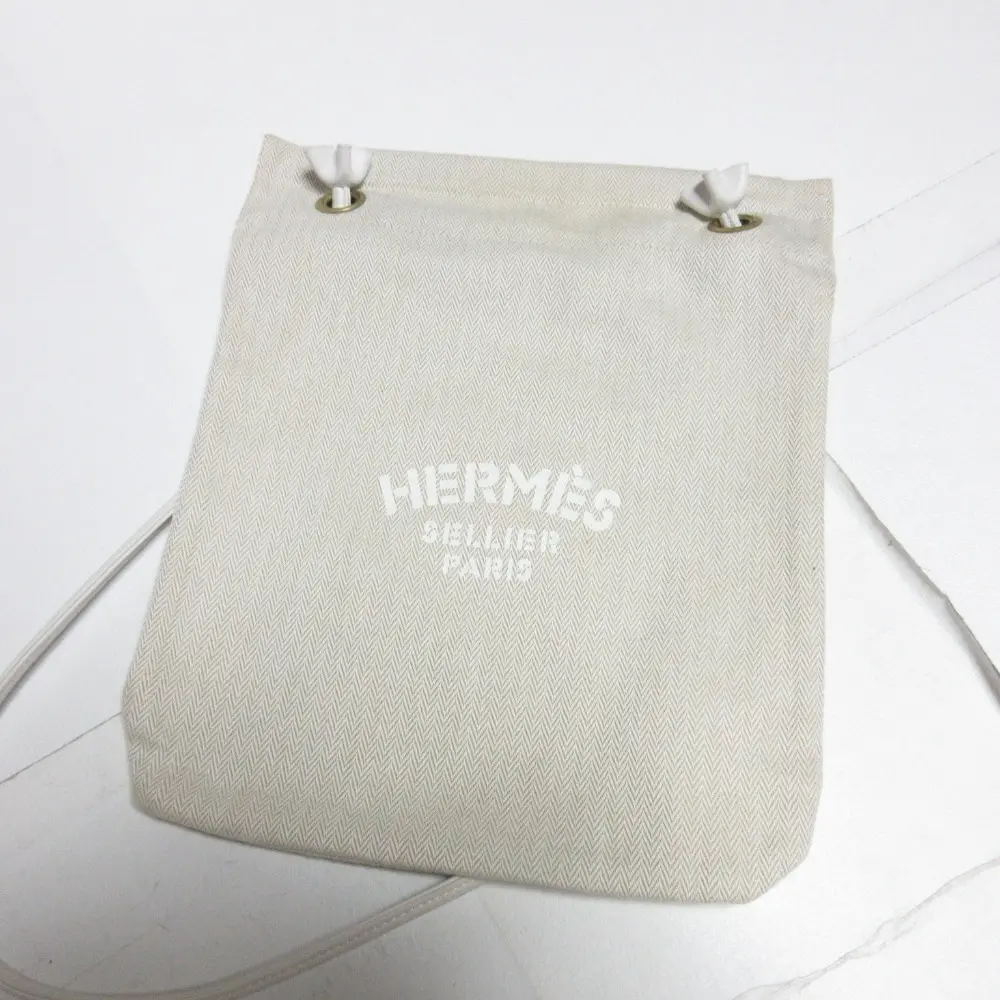 HERMES エルメス アリーヌPM キャンバス ショルダーバッグ ホワイト×ベージュの買取実績【2024年08月】