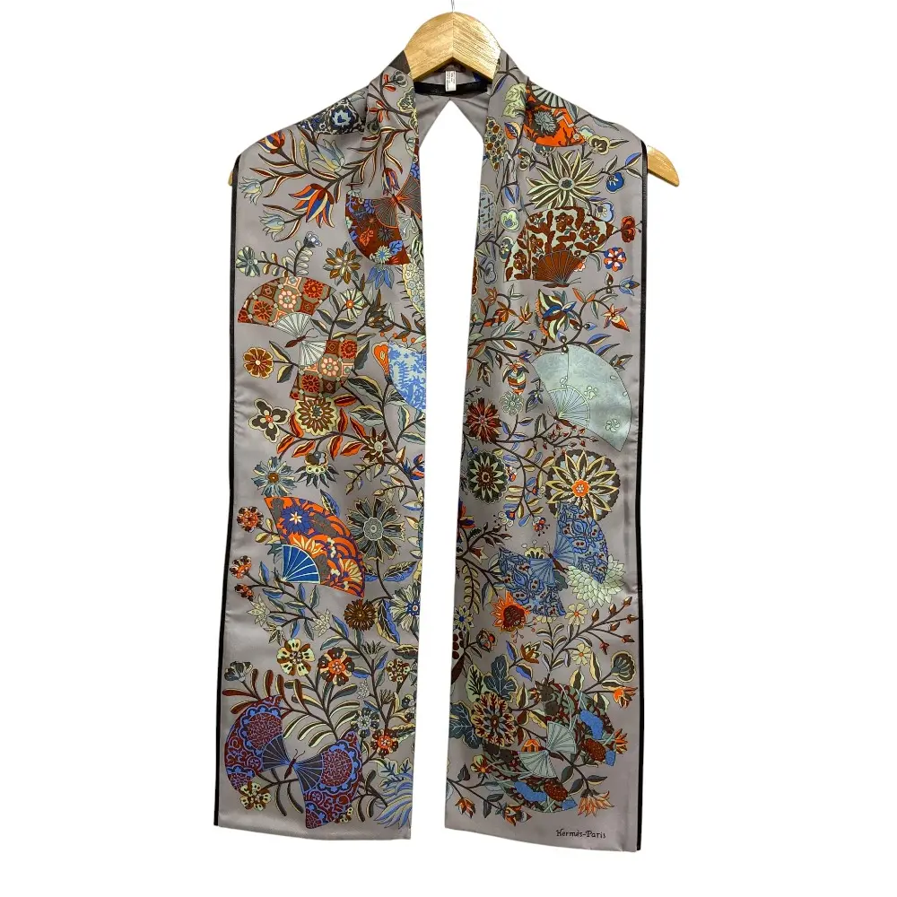 HERMES エルメス プティアッシュ Fleurs et Papillons de Tissus レザーパイピング シルクスカーフ タイ グレー マルチカラー