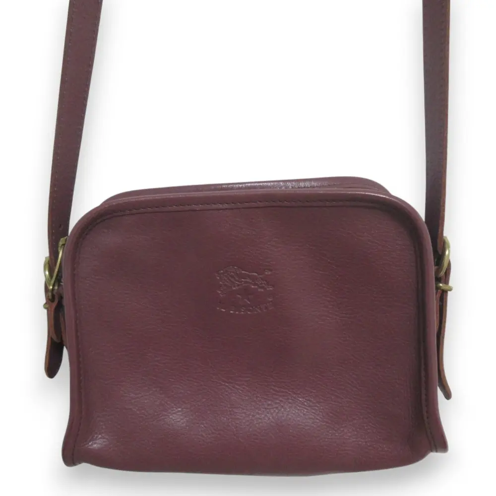 【極美品】イルビゾンテ　レザー　ショルダーバッグ　ロゴ刻印　金金具　ブラック IL BISONTE イルビゾンテ レザー ロゴ刻印 ショルダーバッグ ボルドー