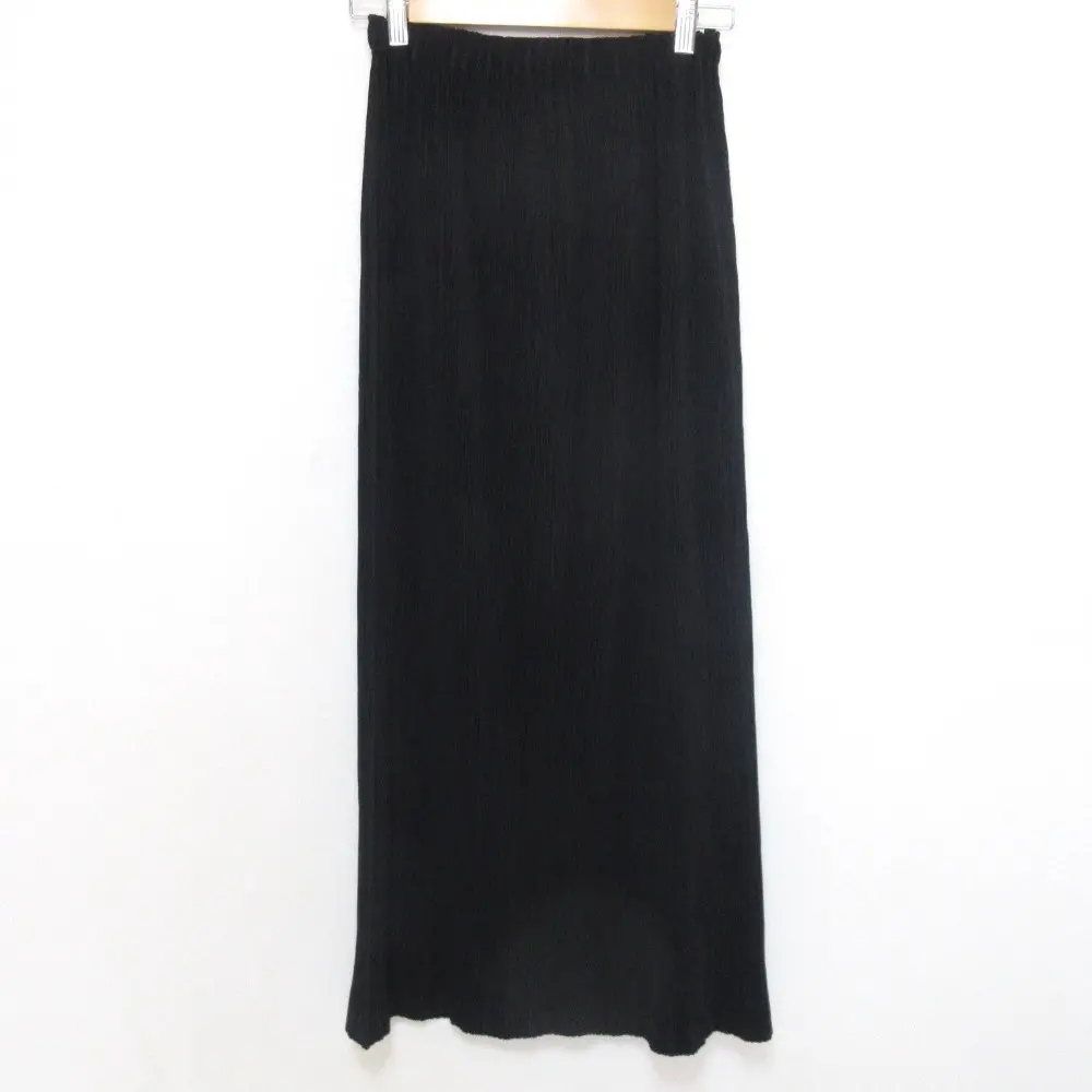 【Ki】ISSEY MIYAKE FÊTE ブラック タイトスカート　2 イッセイミヤケフェット（ISSEY MIYAKE FETE）の高価買取ならリブラ