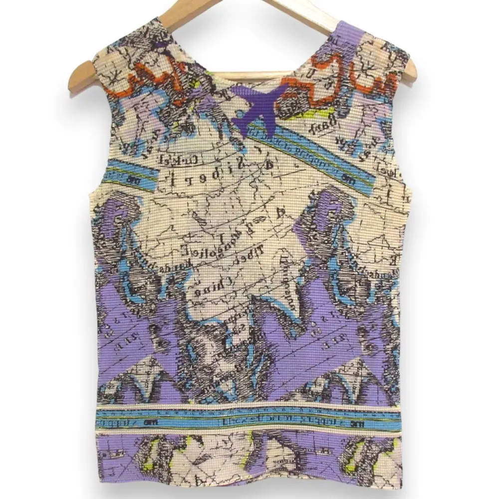 me ISSEY MIYAKE ミーイッセイミヤケ 世界地図柄 プリーツ ノースリーブ カットソー ベージュ系マルチカラー