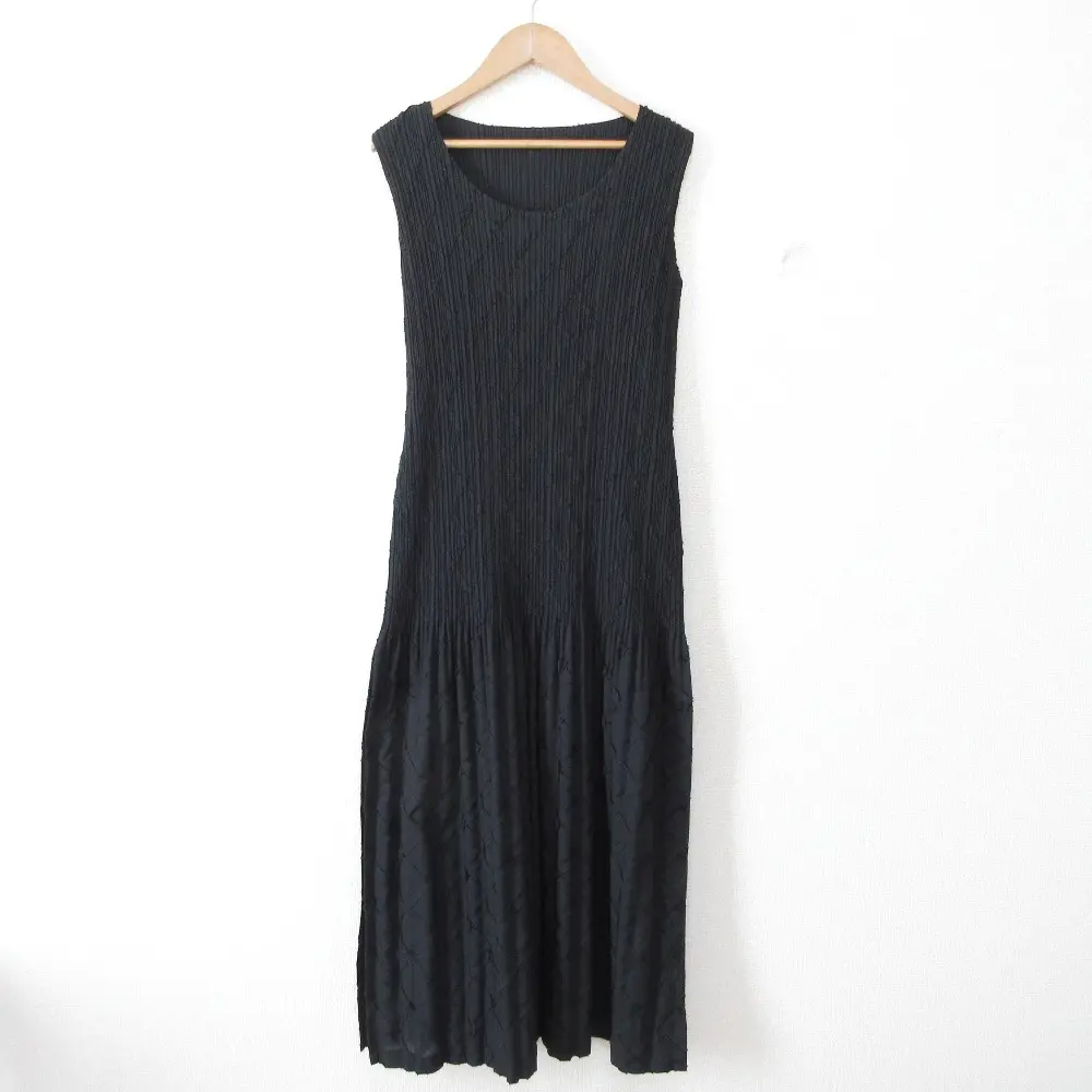 ISSEY MIYAKE イッセイミヤケ ホワイトレーベル プリーツ マキシドレス ノースリーブワンピース 1 ブラック