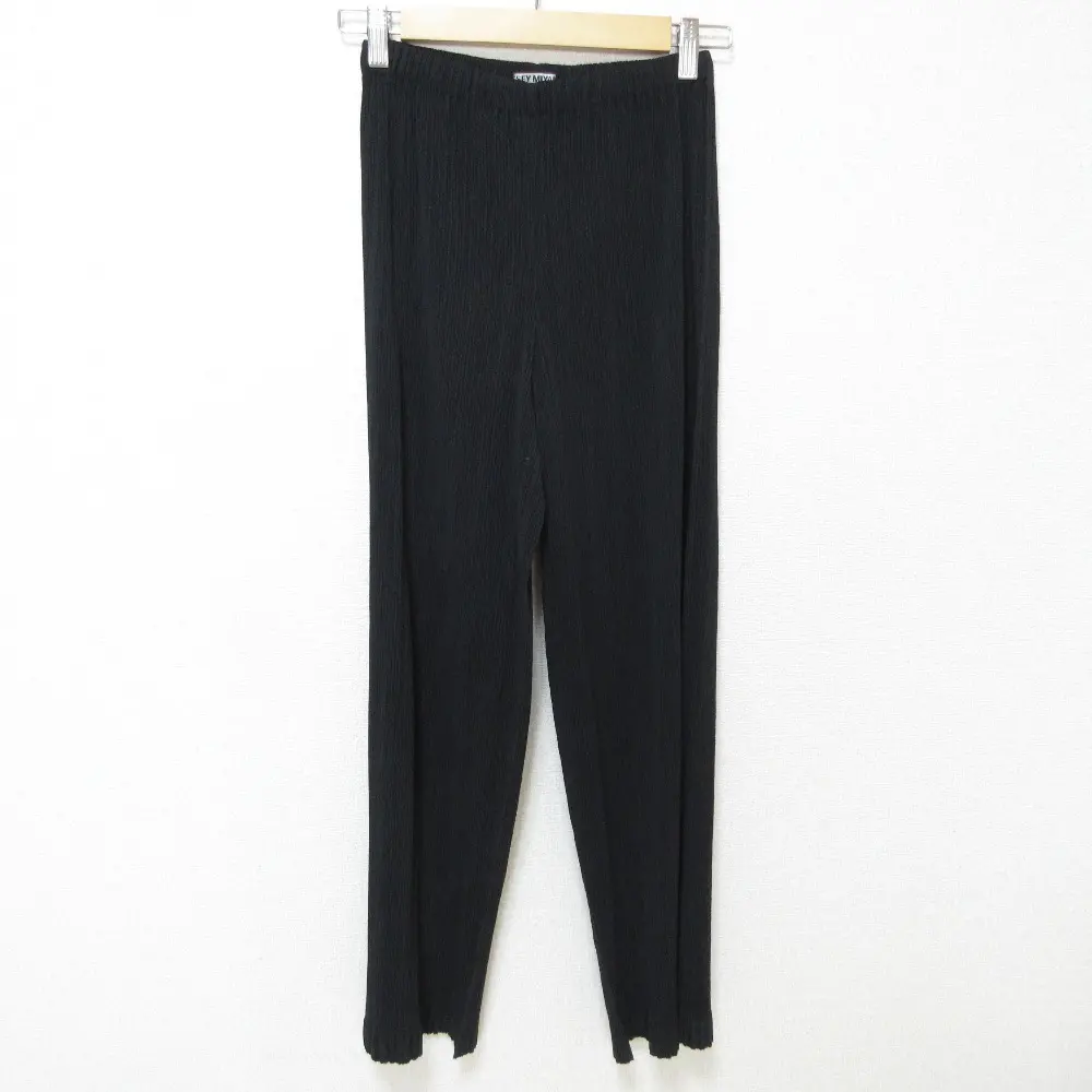 ISSEY MIYAKE WHITE LABEL イッセイミヤケ ホワイトレーベル ストレート イージー プリーツパンツ スラックス 1 ブラック