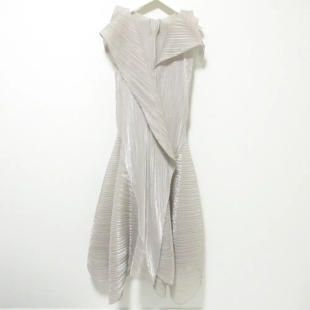 ISSEY MIYAKE イッセイミヤケ バイアス切替 変形ロングジレ シャツベスト 2 ライトグレー