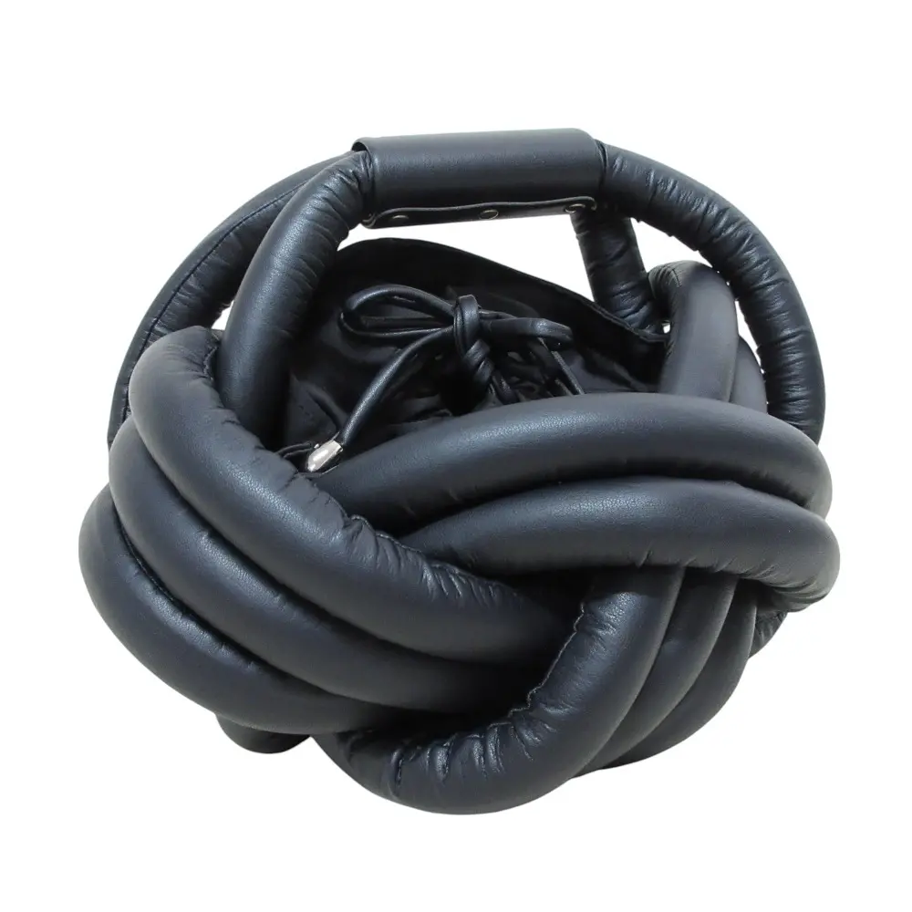 24AW ISSEY MIYAKE イッセイミヤケ フェイクレザー ツイストブレッド ハンドバッグ IM41AG201 ブラック