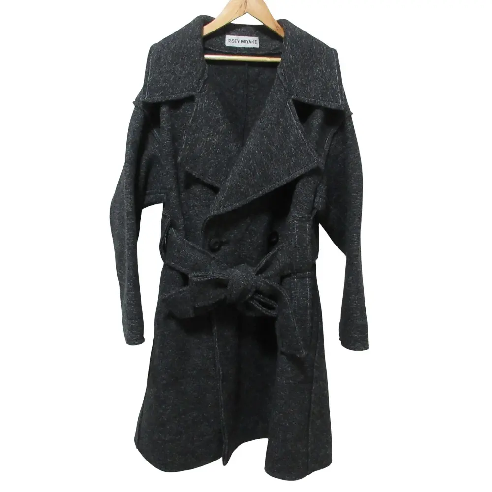 ISSEY MIYAKE イッセイミヤケ ウール ダブルブレスト ベルテッドコート IM13KA279 サイズ2 グレー