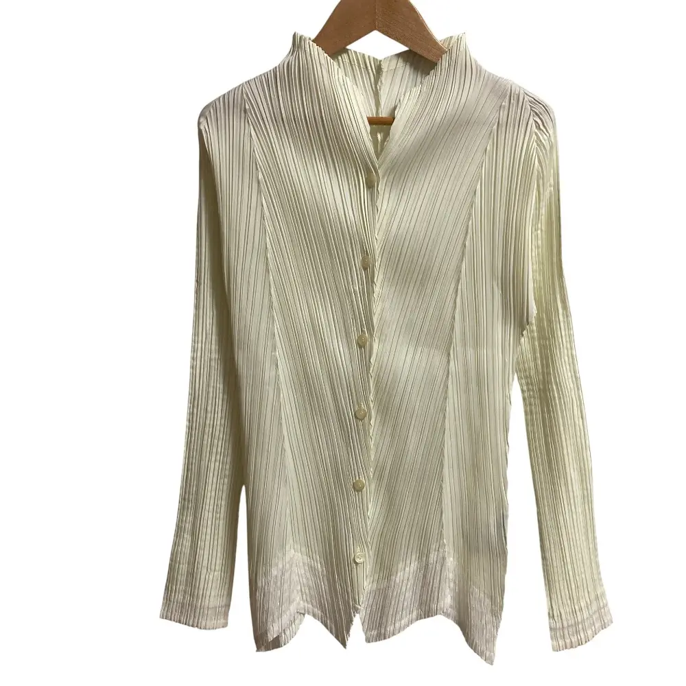ISSEY MIYAKE イッセイミヤケ ロングスリーブ プリーツシャツ ブラウス サイズ２ ホワイト